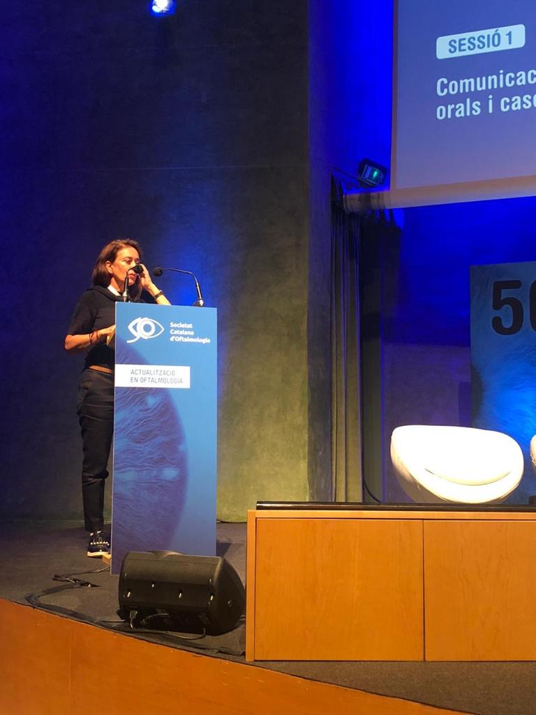 Dra. Fernández-Agrafojo presentando ponencia